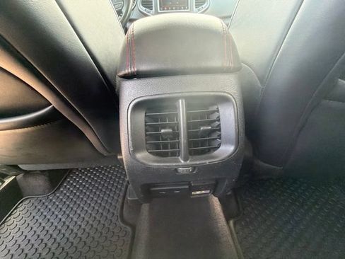 Used 2019 Jeep Cherokee Trailhawk AWD/4WD image 14