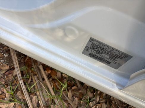 Used 2025 Nissan Versa SV image 29