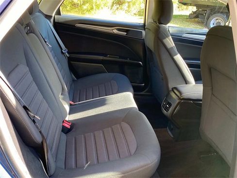 Used 2019 Ford Fusion SE image 34