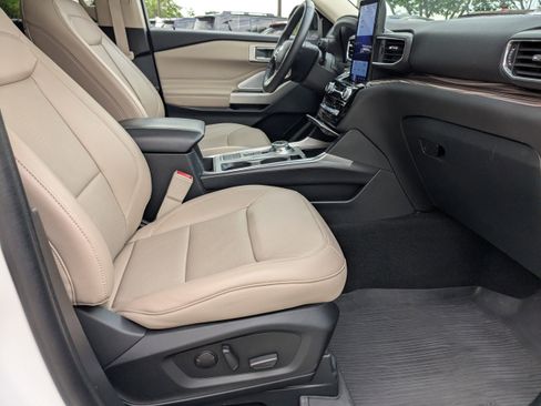 Used 2024 Ford Explorer Limited w/ Limited Technology Package image 21