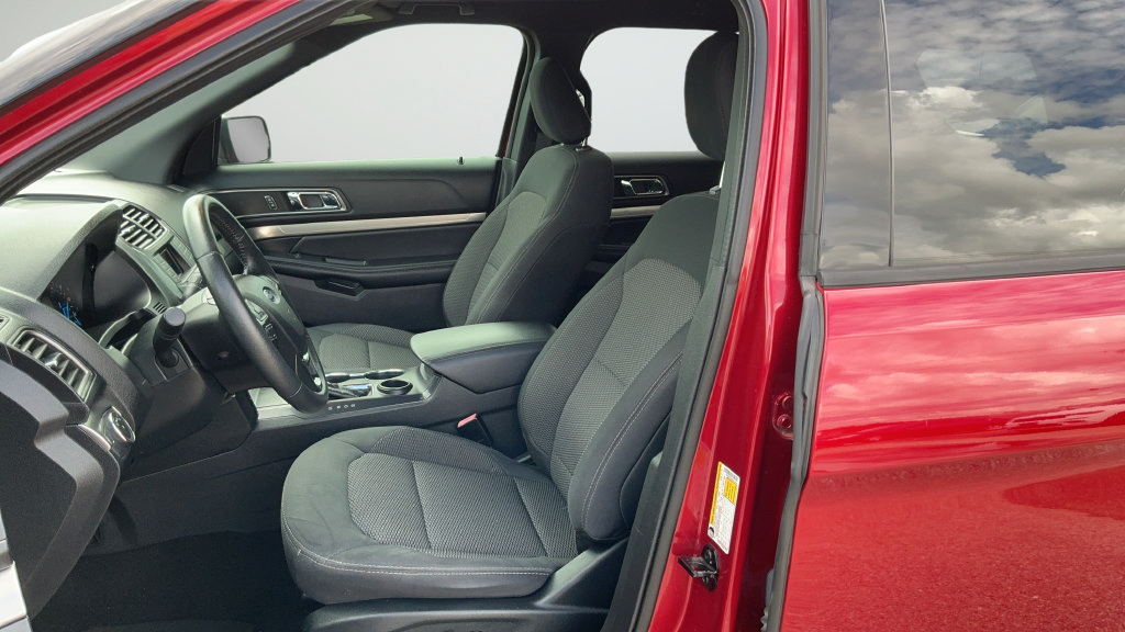 Used 2019 Ford Explorer XLT FWD image 15