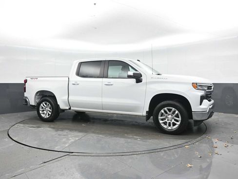 Used 2022 Chevrolet Silverado 1500 LT AWD/4WD image 9