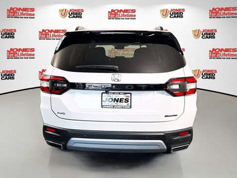 Used 2023 Honda Pilot Touring image 17