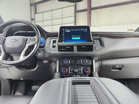 Used 2023 Chevrolet Tahoe Z71 w/ Luxury Package AWD/4WD image 29