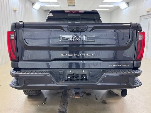 Used 2024 GMC Sierra 2500 Denali Ultimate AWD/4WD image 7