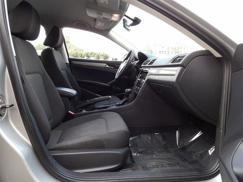 Used 2013 Volkswagen Passat 2.5 S image 12