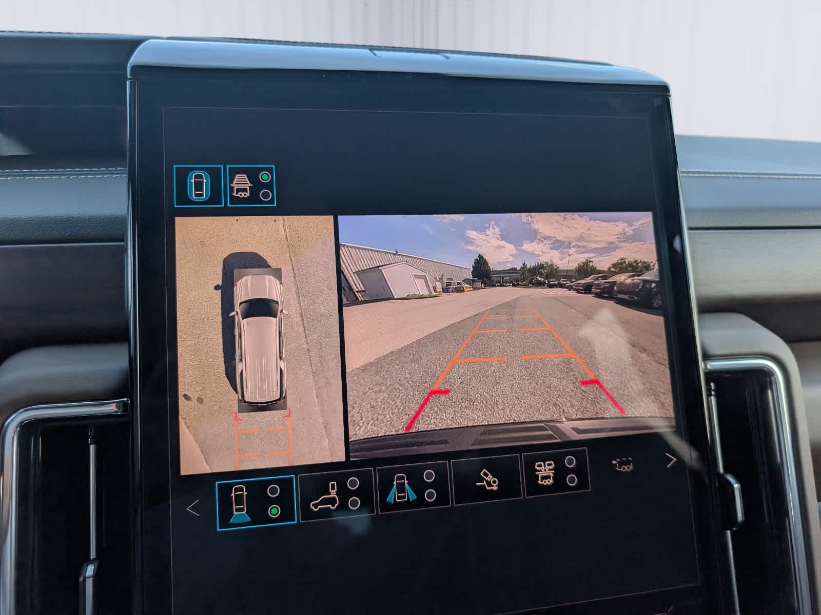 Certified 2026 GMC Yukon XL Denali Ultimate AWD/4WD image 33