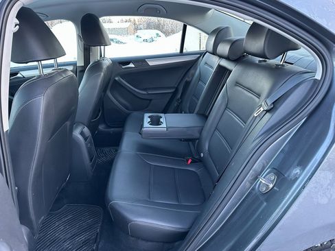 Used 2018 Volkswagen Jetta Wolfsburg Edition image 17