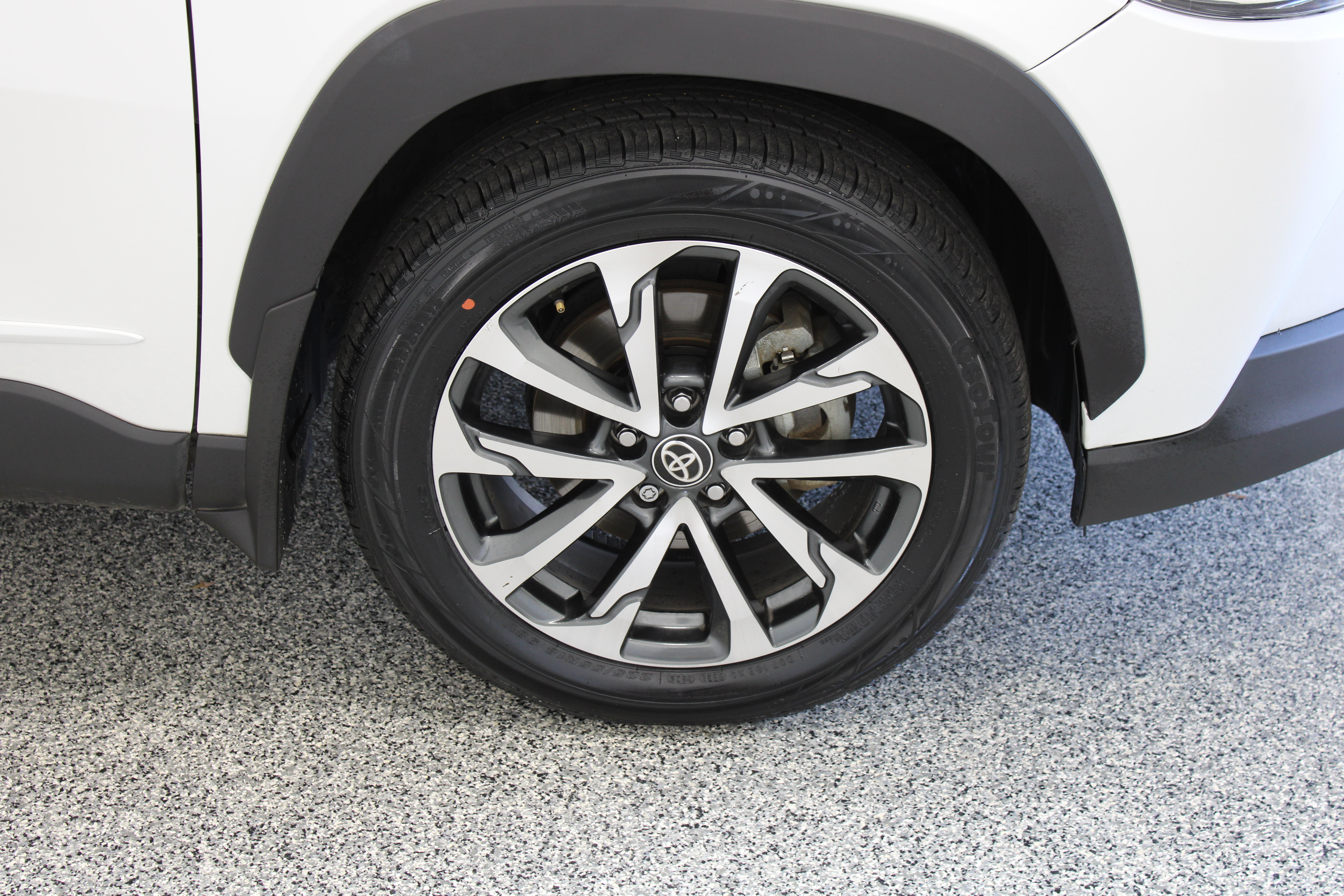 Used 2023 Toyota Corolla Cross XLE FWD image 5