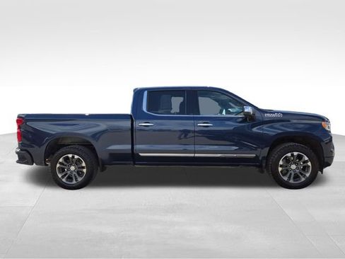 Used 2022 Chevrolet Silverado 1500 High Country w/ Z71 Off-Road Package AWD/4WD image 13