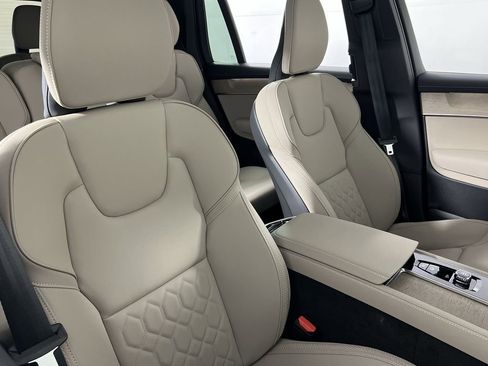 New 2026 Volvo XC90 B6 Plus w/ Protection Package Premier image 26
