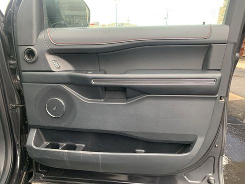 Used 2023 Ford Expedition Max Limited image 19