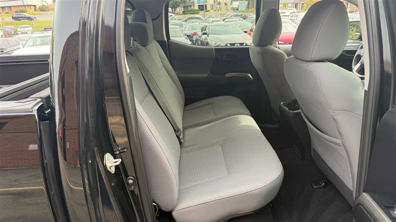 Used 2019 Toyota Tacoma SR5 AWD/4WD image 9