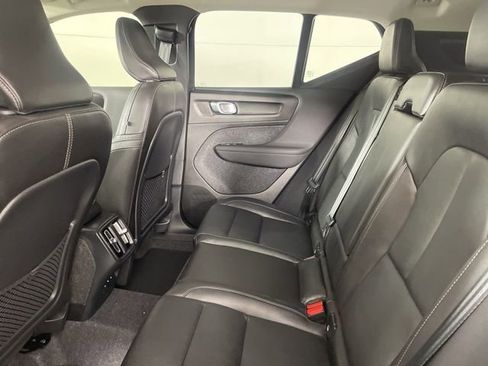 Used 2025 Volvo XC40 B5 Core w/ Protection Package Premier AWD/4WD image 38