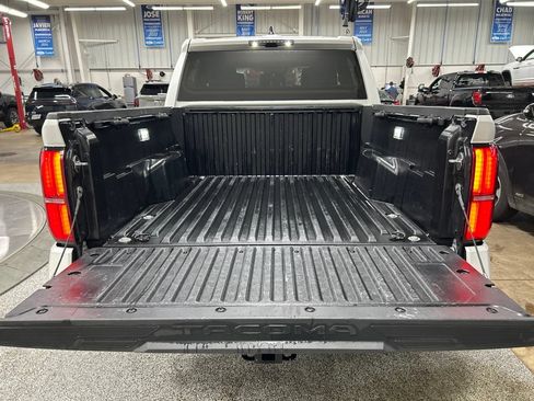 Used 2025 Toyota Tacoma TRD Sport AWD/4WD image 26