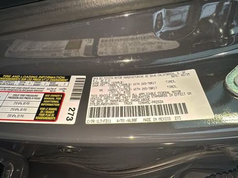 Used 2025 Toyota Tacoma TRD Off-Road image 40