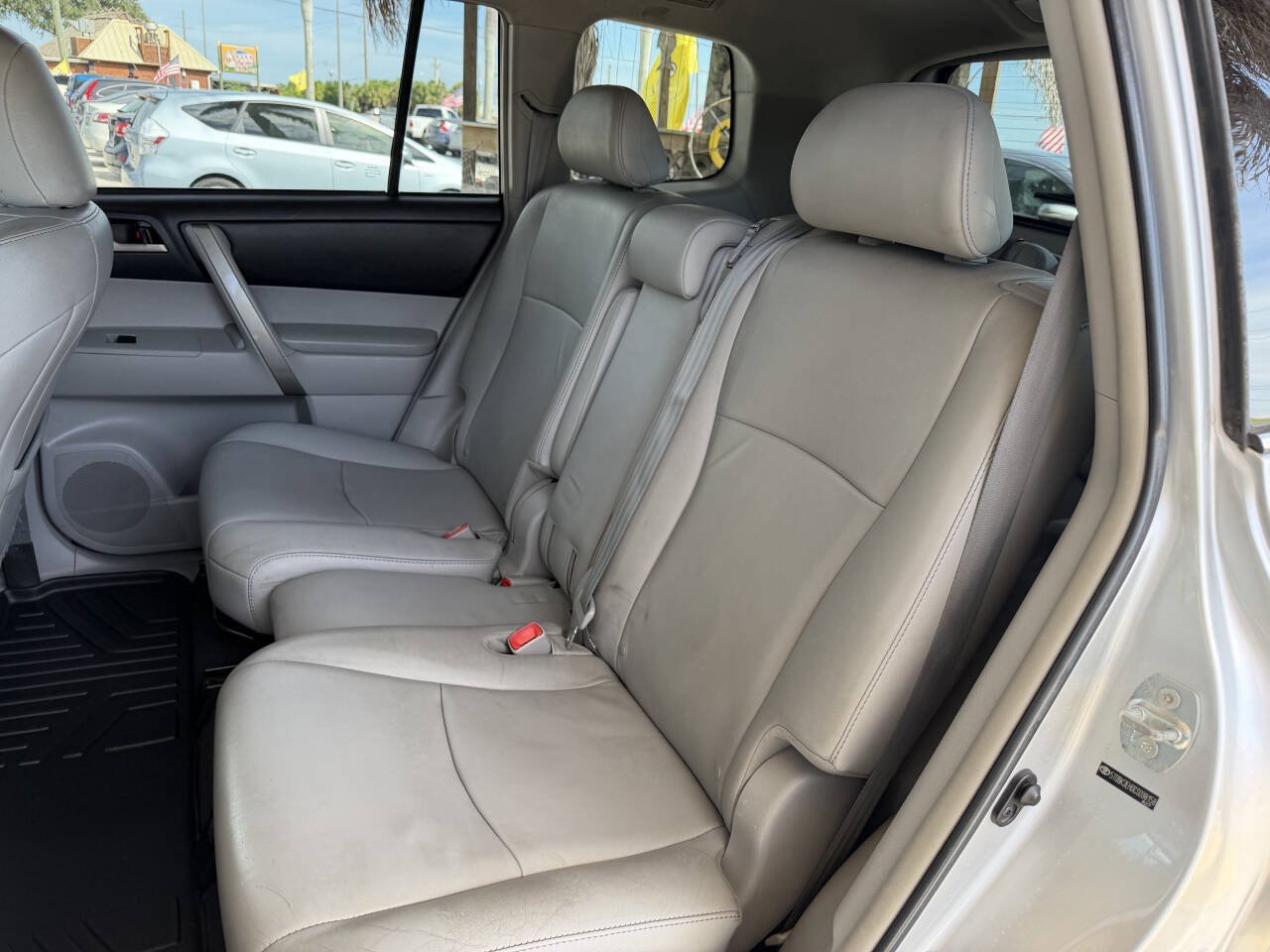 Used 2012 Toyota Highlander SE AWD/4WD image 14