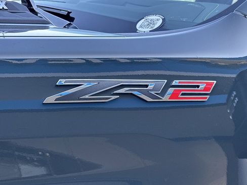 Used 2025 Chevrolet Silverado 2500 ZR2 w/ Technology Package image 14