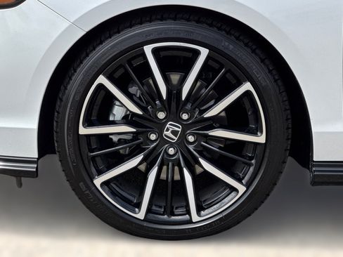 Used 2025 Honda Accord Touring image 12