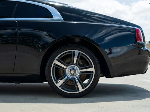 Used 2016 Rolls-Royce Wraith RWD image 16