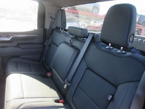 New 2026 GMC Sierra 1500 SLT w/ SLT Convenience Package image 15