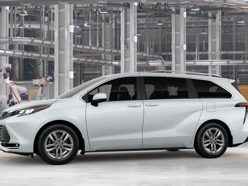 New 2026 Toyota Sienna Limited FWD image 3