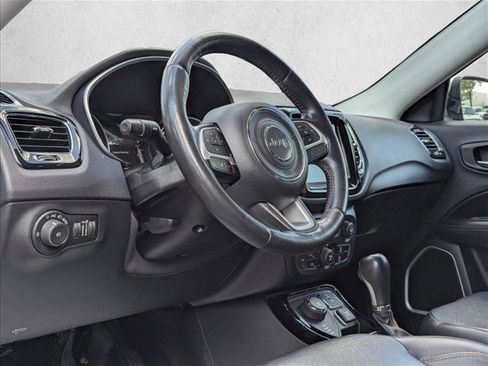 Used 2018 Jeep Compass Limited AWD/4WD image 10