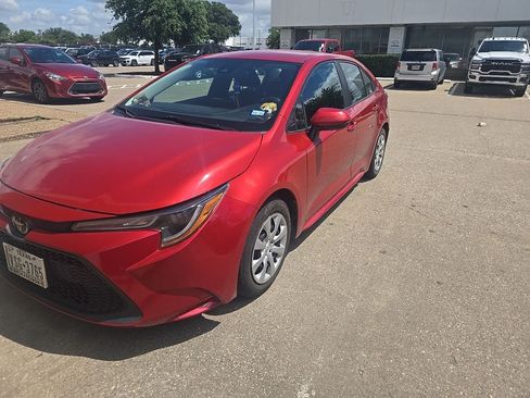 Used 2021 Toyota Corolla LE FWD image 1