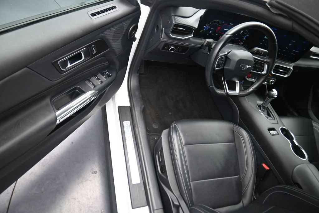 Used 2025 Ford Mustang Premium RWD image 12