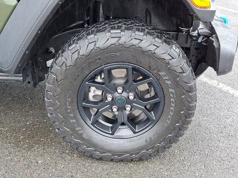 Used 2024 Jeep Wrangler Unlimited image 9