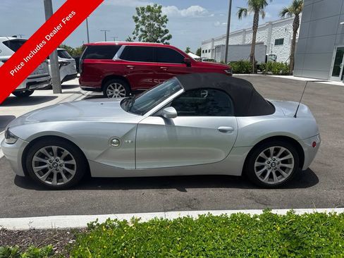 Used 2003 BMW Z4 3.0i RWD image 2