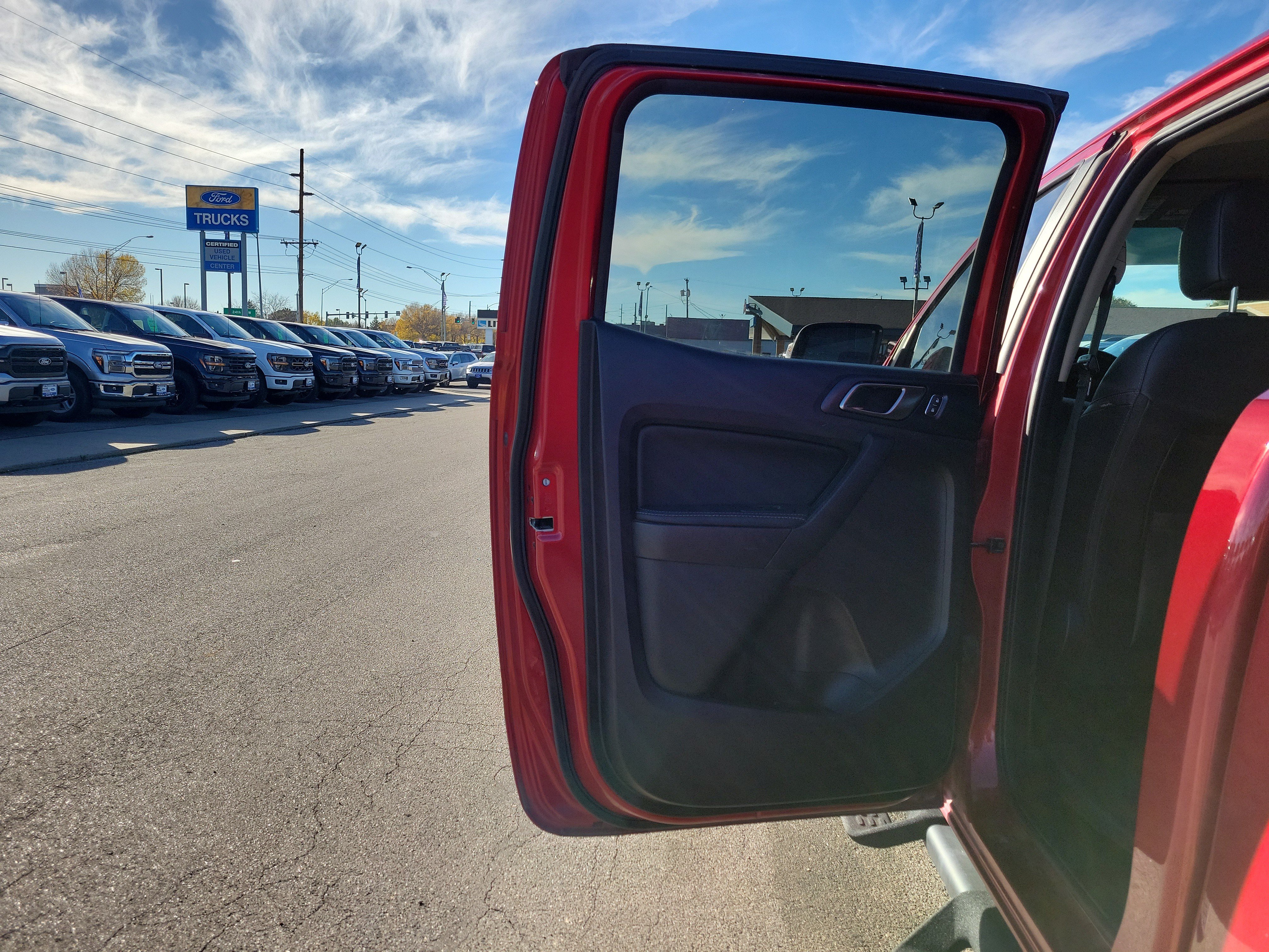 Used 2021 Ford Ranger Lariat w/ Tremor Off-Road Package AWD/4WD image 12