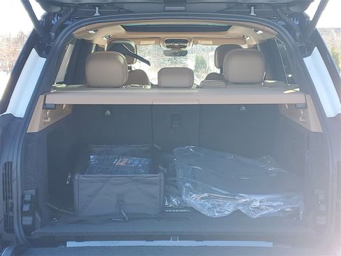 New 2026 Land Rover Range Rover SE image 7