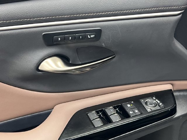 Certified 2025 Lexus ES 350 w/ Premium Package FWD image 9