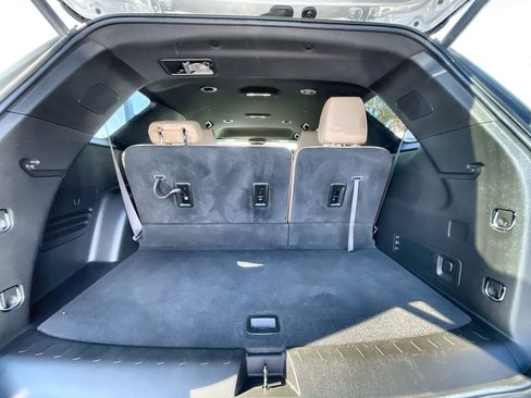 Used 2023 Chevrolet Traverse Premier image 26