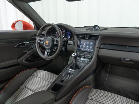 Certified 2018 Porsche 911 Targa 4 GTS AWD/4WD image 23