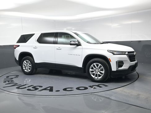 Certified 2023 Chevrolet Traverse LS image 2
