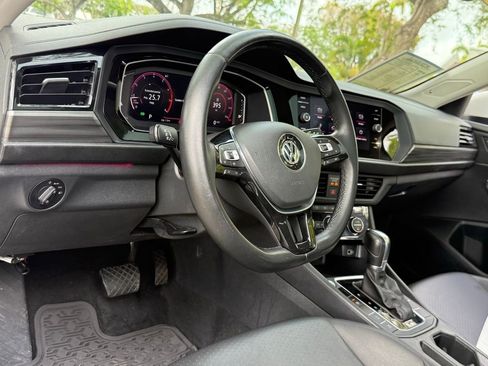 Used 2019 Volkswagen Jetta SEL w/ Cold Weather Package FWD image 42