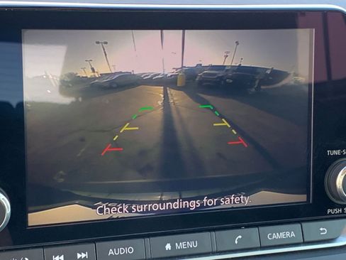 Used 2023 Nissan Rogue SV image 17