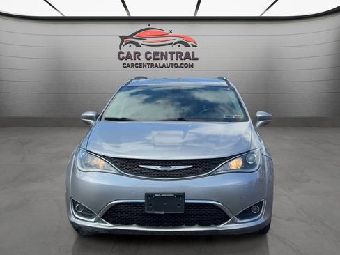 Used 2019 Chrysler Pacifica Touring-L FWD image 8