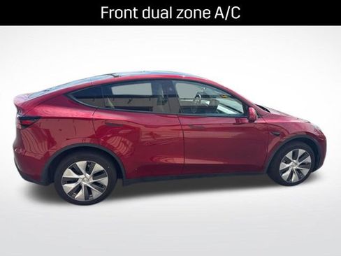 Used 2024 Tesla Model Y 2WD image 2