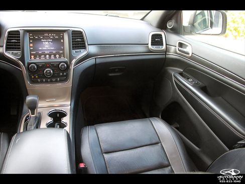 Used 2017 Jeep Grand Cherokee Limited w/ Luxury Group II AWD/4WD image 31