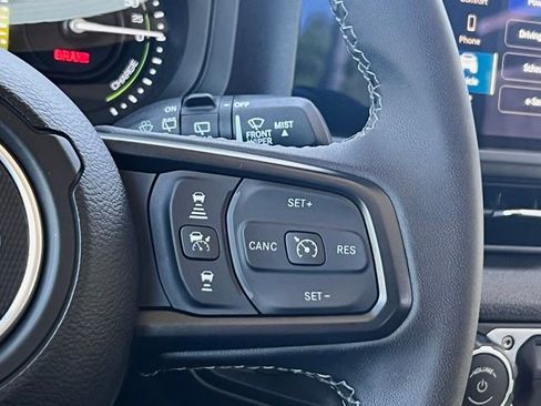 Used 2025 Jeep Wrangler Unlimited Sport S 4xe AWD/4WD image 19