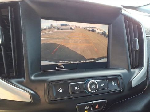 Used 2024 GMC Terrain SLE w/ Driver Convenience Package image 13