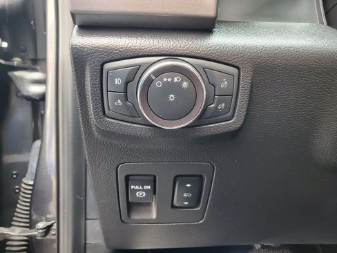 Used 2019 Ford F150 XLT w/ Equipment Group 302A Luxury AWD/4WD image 13