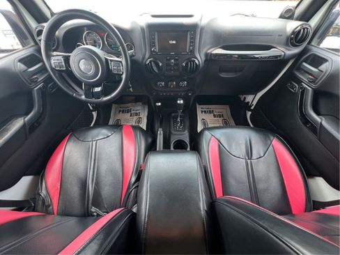 Used 2014 Jeep Wrangler Unlimited Sahara AWD/4WD image 3