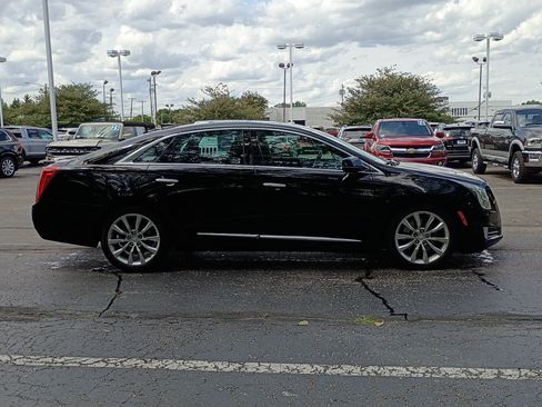 Used 2017 Cadillac XTS Luxury w/ Driver Awareness Package FWD image 2