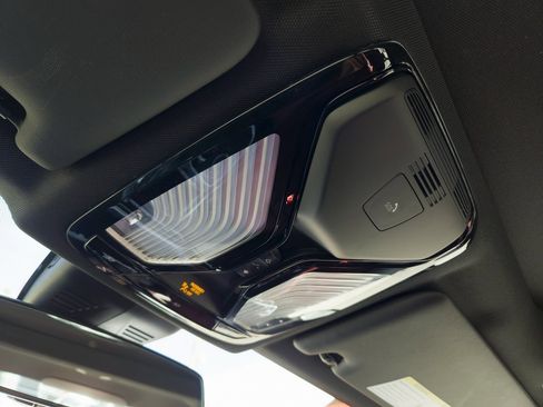 Used 2023 BMW 330e xDrive w/ Premium Package image 19