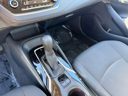 Used 2020 Toyota Corolla LE w/ LE Convenience Package image 13
