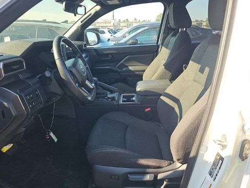 Used 2025 Toyota 4Runner SR5 AWD/4WD image 4